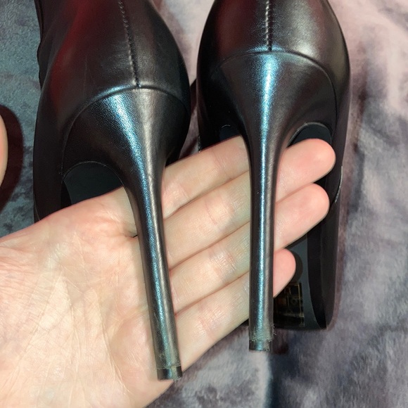 LEONA MICHAEL KORS LEATHER HEELS - Picture 5 of 9